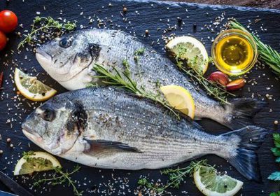 "ديلي ميل": تناول السمك يقلل خطر الإصابة بسرطان الأمعاء بنسبة 12 ٪