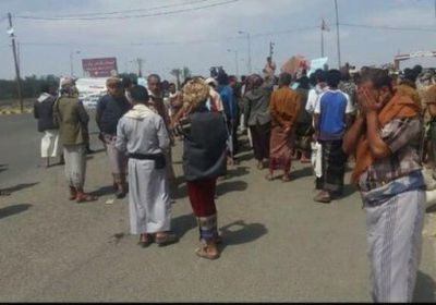 بالتفاصيل..حراسة مبنى القصر الجمهوري بمأرب تطلق الرصاص على منتسبي الجيش 