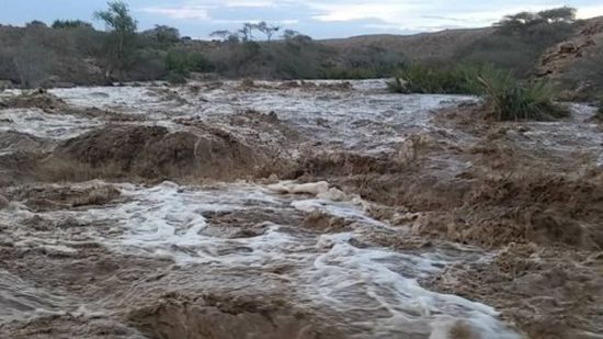 السيول تضرب مدينة أحور في أبين.. تفاصيل