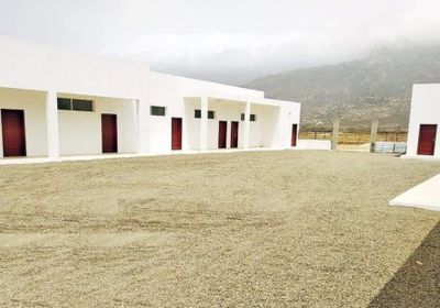 بدعم من خليفة الإنسانية.. تواصل أعمال بناء مدرسة عطايا النموذجية بسقطرى