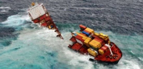 أذربيجان: إنقاذ 9 أشخاص من طاقم سفينة شحن إيرانية