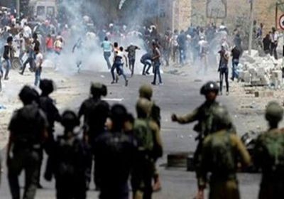 إصابة عشرات الفلسطينيين بحالات اختناق شديدة بسبب قمع قوات الاحتلال الإسرائيلي