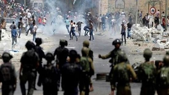 إصابة عشرات الفلسطينيين بحالات اختناق شديدة بسبب قمع قوات الاحتلال الإسرائيلي
