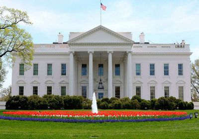 البيت الأبيض يُعلن التزام ترامب بحماية مصالح واشنطن وحلفائها بـ"هرمز"