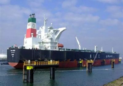 خبير اقتصادي عالمي يكشف أساليب إيران الملتوية لتهريب النفط