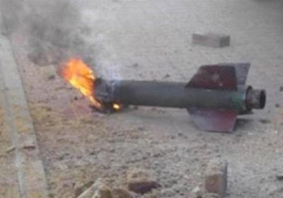 إصابة طفل وشقيقته بشظايا قذيفة حوثية في مديرية زاهر بالبيضاء