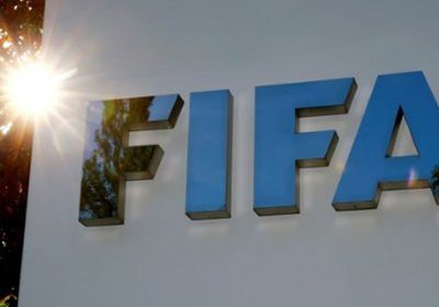 «فيفا» توقف مسئولين فى اتحاد سيراليون لكرة القدم