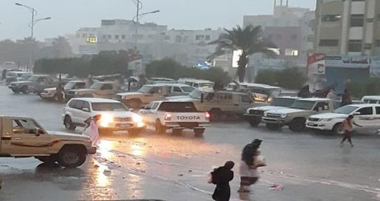 تمدد السحب الرعدية إلى عدن وتوقعات بهطول أمطار 