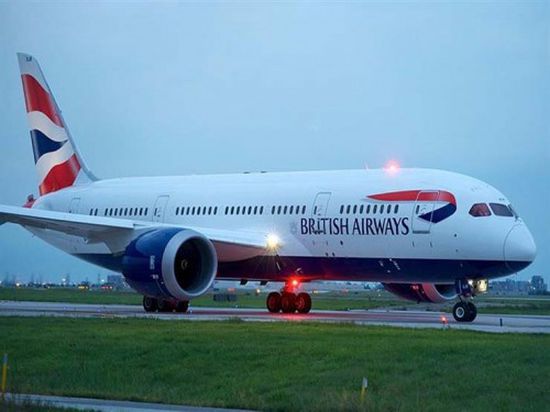 هبوط أول طائرة بريطانية بمطار القاهرة الدولي بعد استئناف الرحلات
