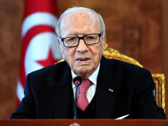 قادة دول وجماهير غفيرة يستعدون لتشييع الجنازة الرسمية للرئيس التونسي الراحل
