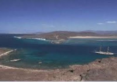 تفاصيل استلام خفر السواحل لجزيرة "زقر" من القوات الإماراتية 