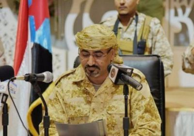 صحفي سعودي مُشيدًا بالانتقالي: سيخرج الجنوب وشعبه لبر الأمان