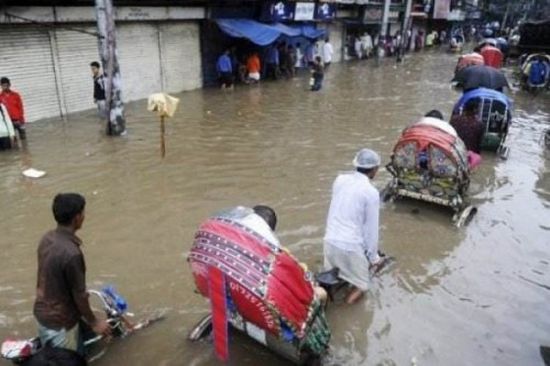 مقتل 100 مواطن جراء فيضانات ببنغلاديش