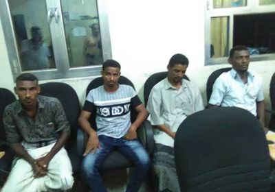 بالصور..القبض على عصابة تتعاطى وتروج مخدر الحشيش بلحج