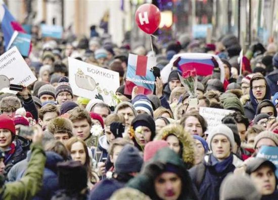 احتجاجات واسعة بموسكو والشرطة تعتقل العشرات