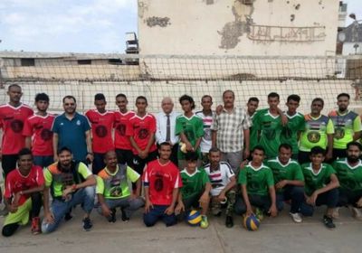 بحضور الكاف والوالي.. افتتاح منافسات دوري كرة الطائرة لمنتخبات مديريات العاصمة عدن (صور)