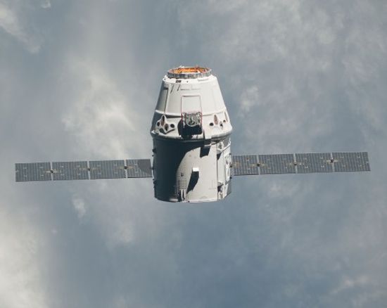وصول كبسولة الشحنات "دراجون" إلى محطة الفضاء الدولية