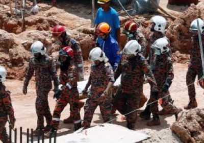 مصرع 14 شخصا بينهم شرطي في انهيار أرضي بميانمار