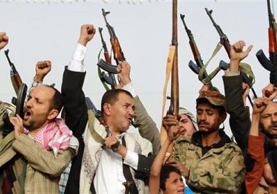 مليشيات الحوثي تصادر شاحنة مواد غذائية في صنعاء 