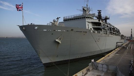 سفينة حربية بريطانية تصل إلى مياه الخليج لمرافقة سفن بلادها