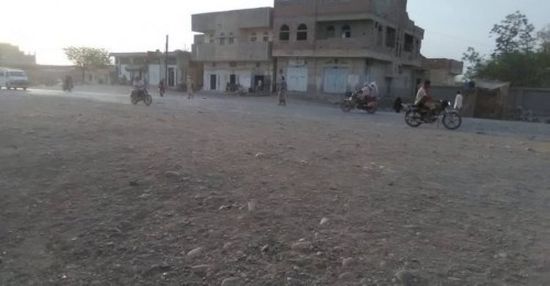 بالأسلحة الثقيلة والمتوسطة..مليشيات الحوثي تقصف مواقع القوات المشتركة في حيس