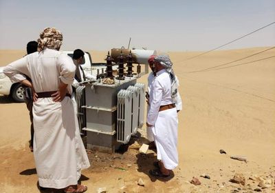 بسبب العاصفة الرملية.. 55عموداً كهربائياً يتعرض للدمار في مأرب (صور)  