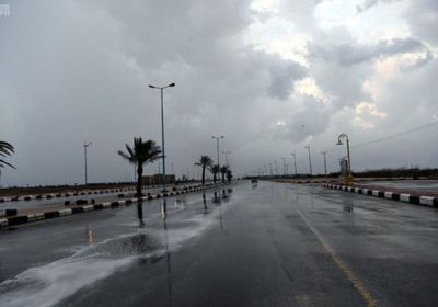 سقوط أمطار غزيرة على مرتفعات جازان بالسعودية