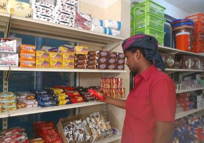 حملة موسعة لضبط المواد المنتهية الصلاحية بأسواق المهرة