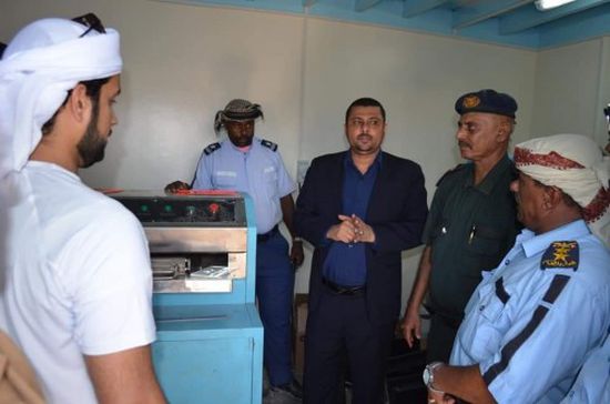 زيارة خاصة من وفد "خليفة الإنسانية" إلى مصلحة الهجرة والجوازات بسقطرى..تفاصيل