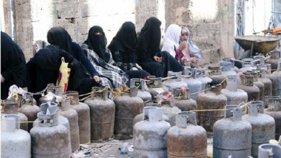 بهدف كسب أرباح طائلة.. المليشيات الحوثية تخلق أزمة غاز جديدة في إب