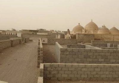 إصابة مواطنين جراء استهداف حوثي للإحياء السكنية في حيس