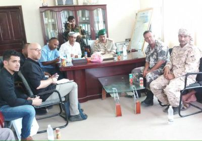 الصليب الأحمر يَطلع على أوضاع مستشفى النصر بالضالع 