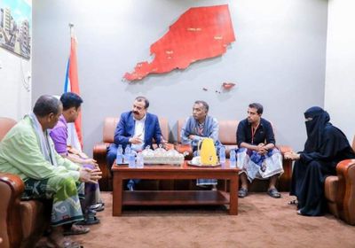 لقاء هام بين رئيس الجمعية الوطنية وفريق من انتقالي حضرموت