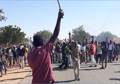 "العسكري السوداني" يوضّح حقيقة إصدار مرسوم بمعاقبة الشباب القاطعين للطرق