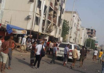 عاجل..انفجار عنيف يهز حي عمر المختار بعدن (صور)