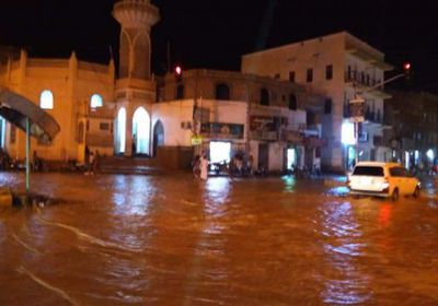 السيول تجتاح مديرية تريم بحضرموت وتتسبب في أضرار كبيرة (صور)