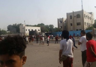 ارتفاع شهداء الهجوم الإرهابي على مركز شرطة بعدن إلى 10 بينهم مدني