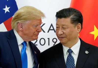 "ترامب" يشعل الحرب التجارية ضد الصين ويهددها برفع الرسوم الجمركية مجددًا 