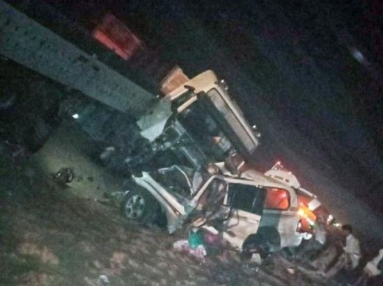 وفاة 4 مسافرين في حادث مروري مروع على خط العبر مأرب