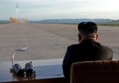 "كيم" يُشرف على تجربة صاروخية جديدة بكوريا الشمالية