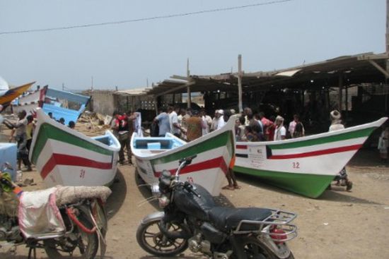 بدعم كويتي.. تقديم 100 قارب للصيادين بالحديدة