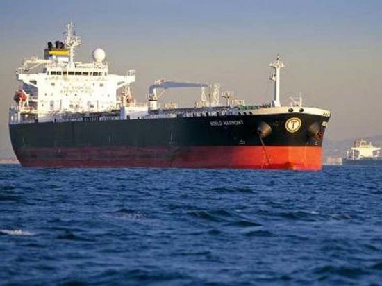 إيران تُعلن تُصدير أول شحنة من البنزين