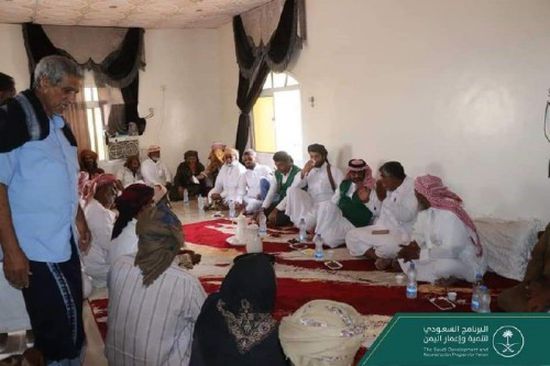 "البرنامج السعودي" يطلع على احتياجات مديرية حات بالمهرة 