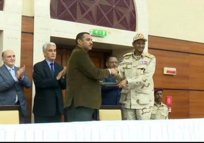 السودانيون يترقبون اليوم التوقيع على وثيقة الإعلان الدستوري 