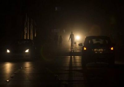 بعد انقطاع الكهرباء.. الظلام يغرق عشرات الملايين بإندونيسيا 