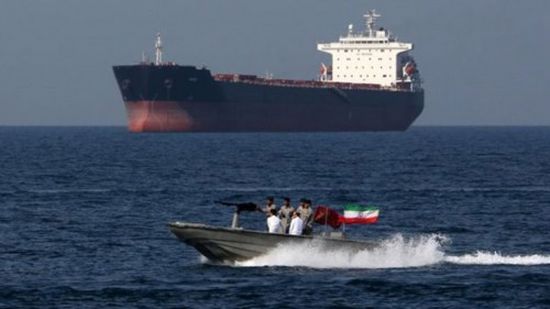 إيران تُفجر مفاجأة حول هوية ناقلة النفط المختطفة بمياه الخليج (تفاصيل)