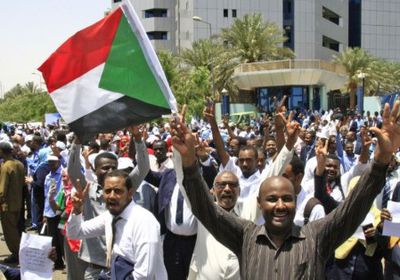 الاحتفالات تعم مدن السودان عقب توقيع وثيقة الإعلان الدستوري