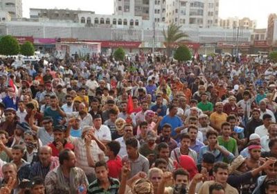 الخليفي: شعب الحنوب لا زال يتدفق إلى ساحة العروض في خور مكسر