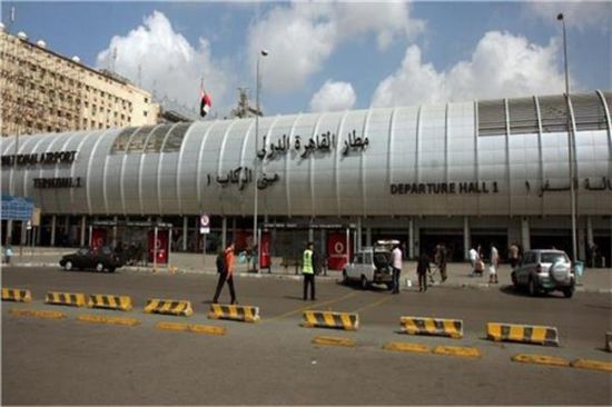 السلطات المصرية تحتجز ضابطًا رفيع المستوى من حماس بمطار القاهرة