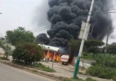 حريق هائل في محطة شركة النفط بإب (صور)